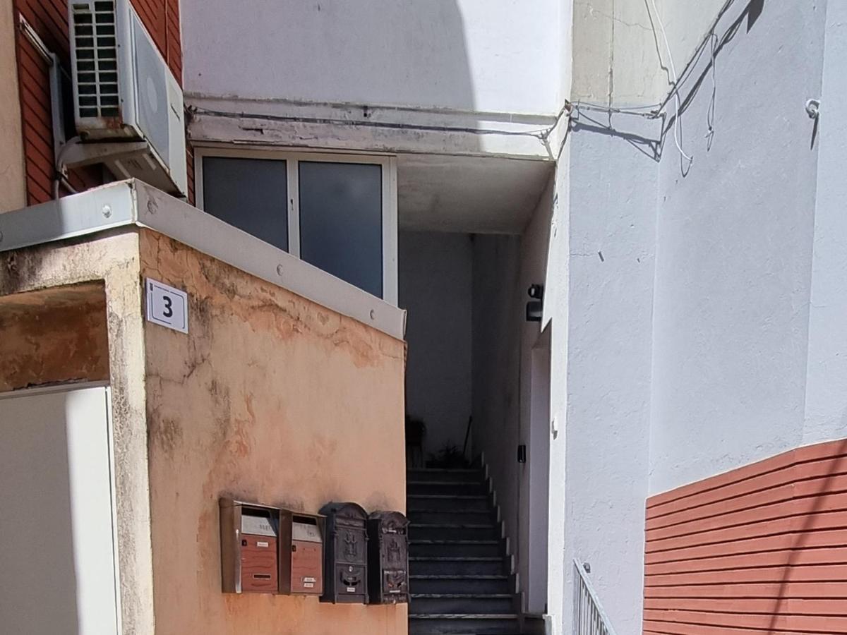 Black&White Guest House Iglesias Εξωτερικό φωτογραφία
