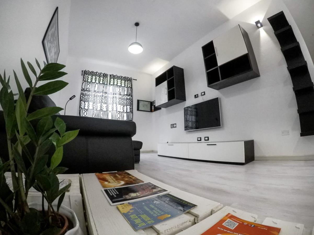 Black&White Guest House Iglesias Εξωτερικό φωτογραφία
