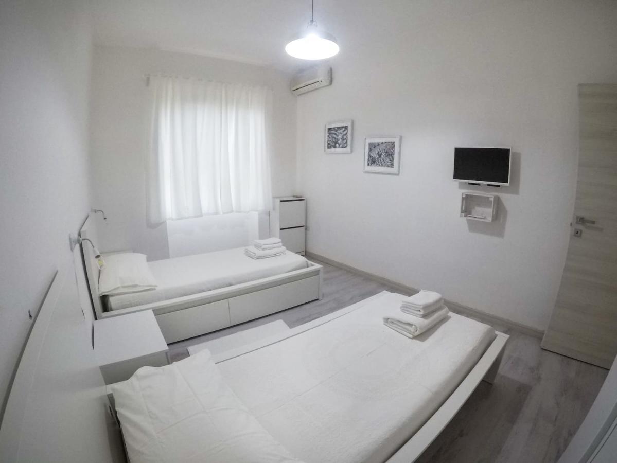 Black&White Guest House Iglesias Εξωτερικό φωτογραφία