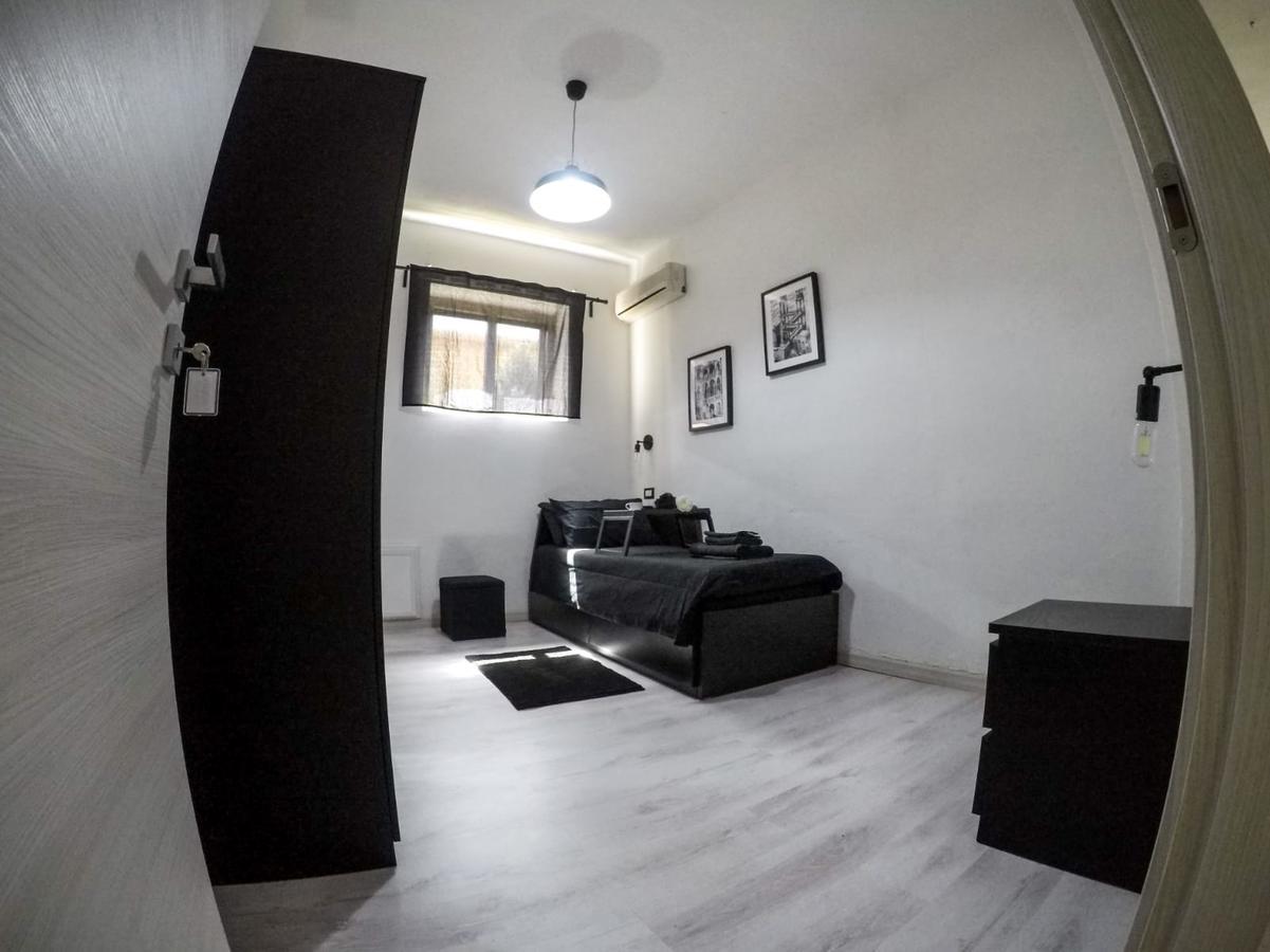 Black&White Guest House Iglesias Εξωτερικό φωτογραφία