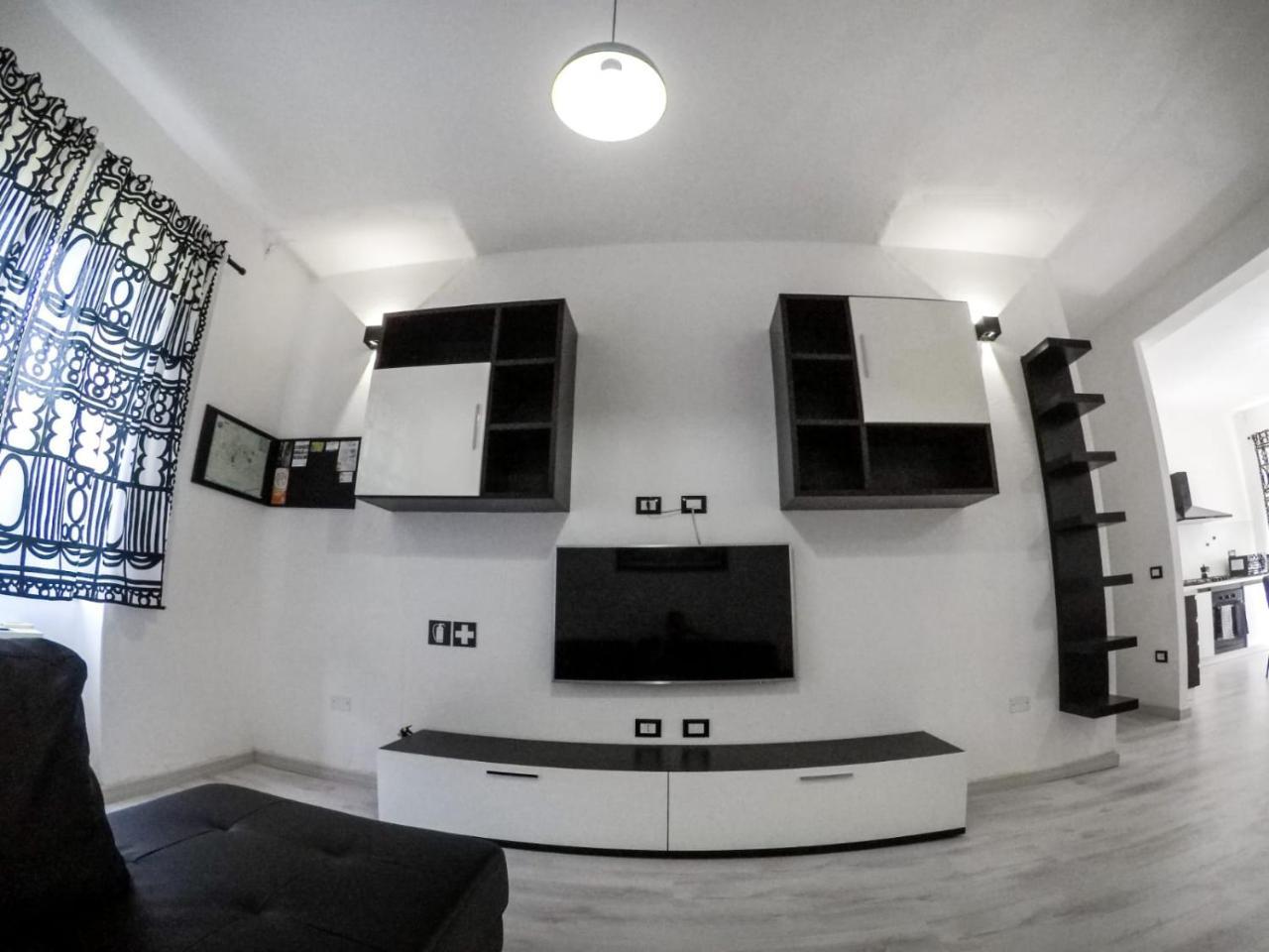 Black&White Guest House Iglesias Εξωτερικό φωτογραφία